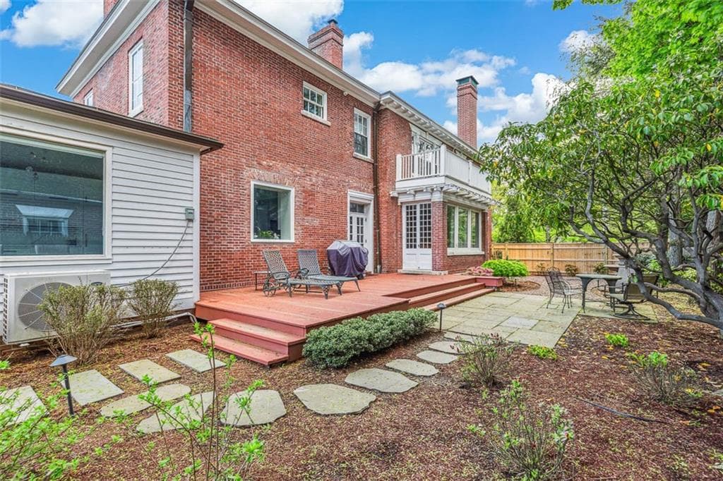188 Blackstone Boulevard photo 46