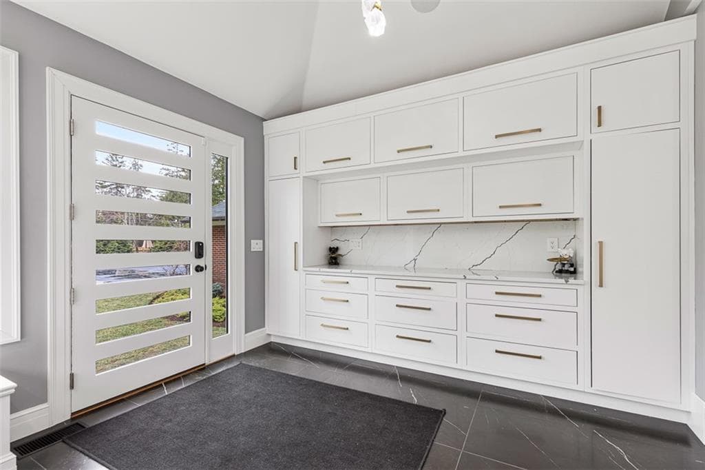 188 Blackstone Boulevard photo 22
