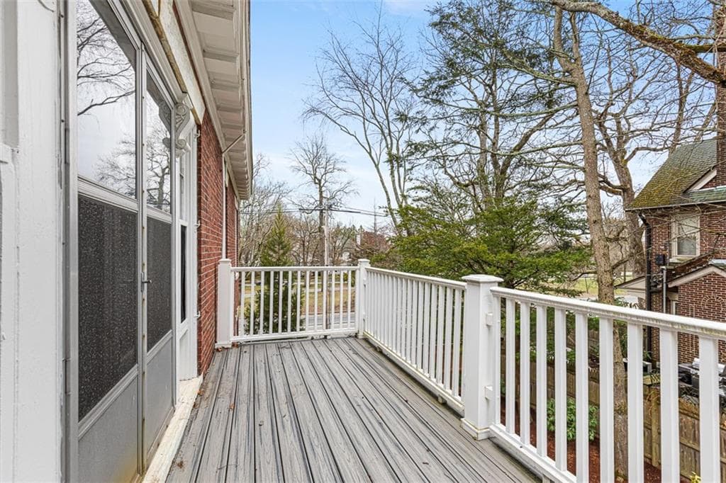 188 Blackstone Boulevard photo 36