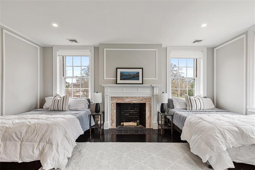 188 Blackstone Boulevard photo 39