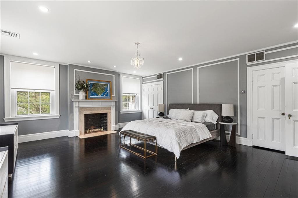188 Blackstone Boulevard photo 29