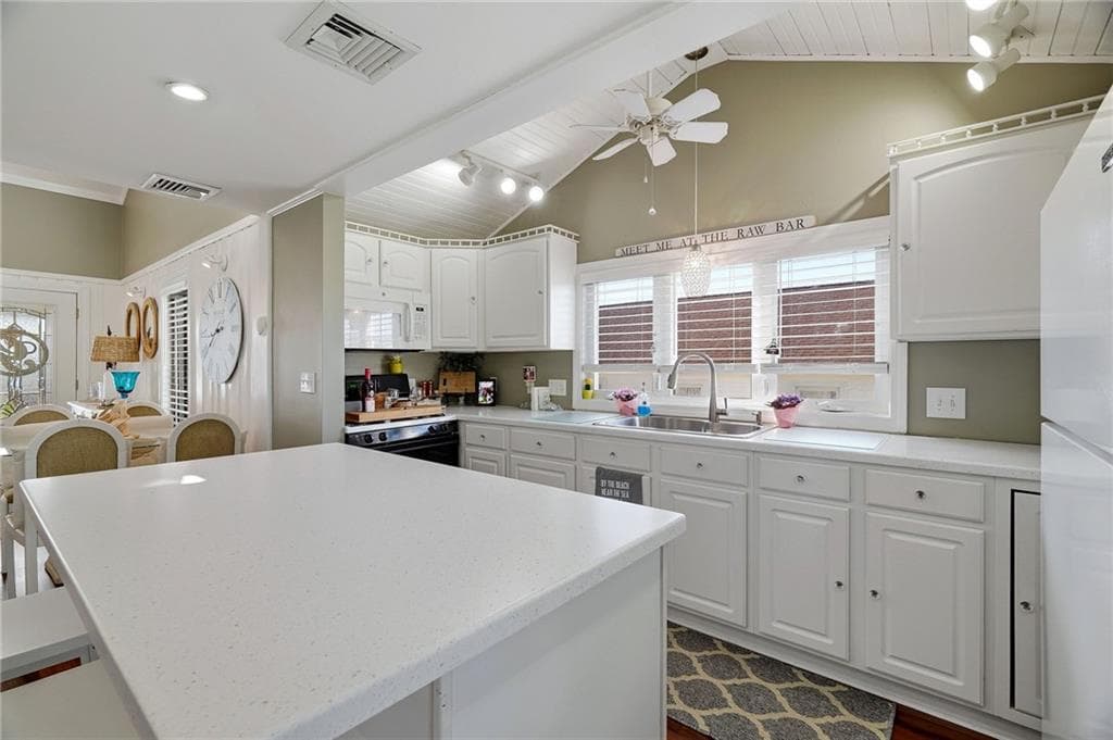 12 Montauk Avenue photo 16