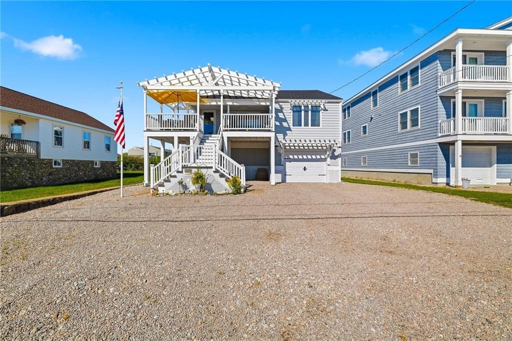 12 Montauk Avenue photo 3
