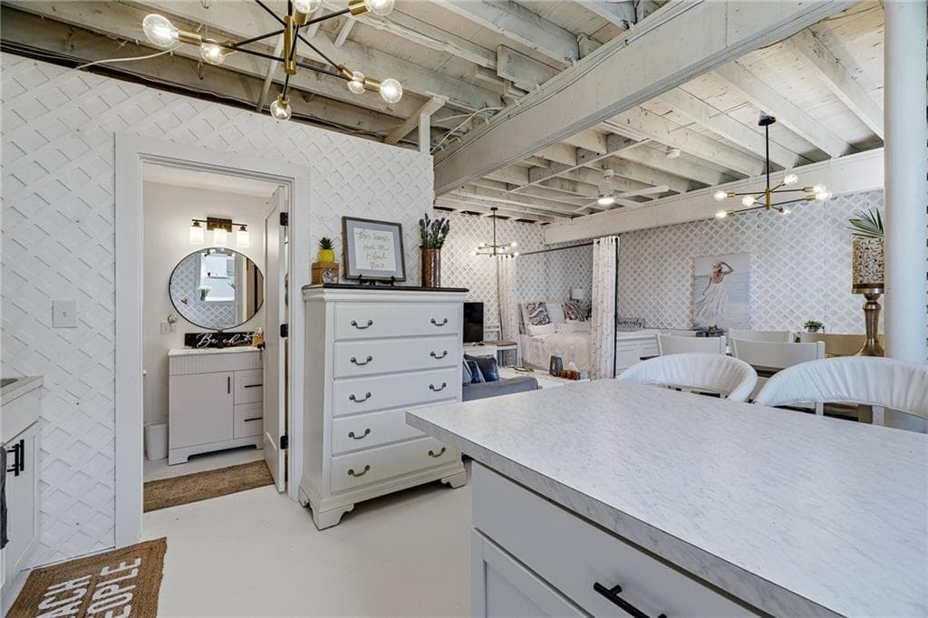 12 Montauk Avenue photo 32