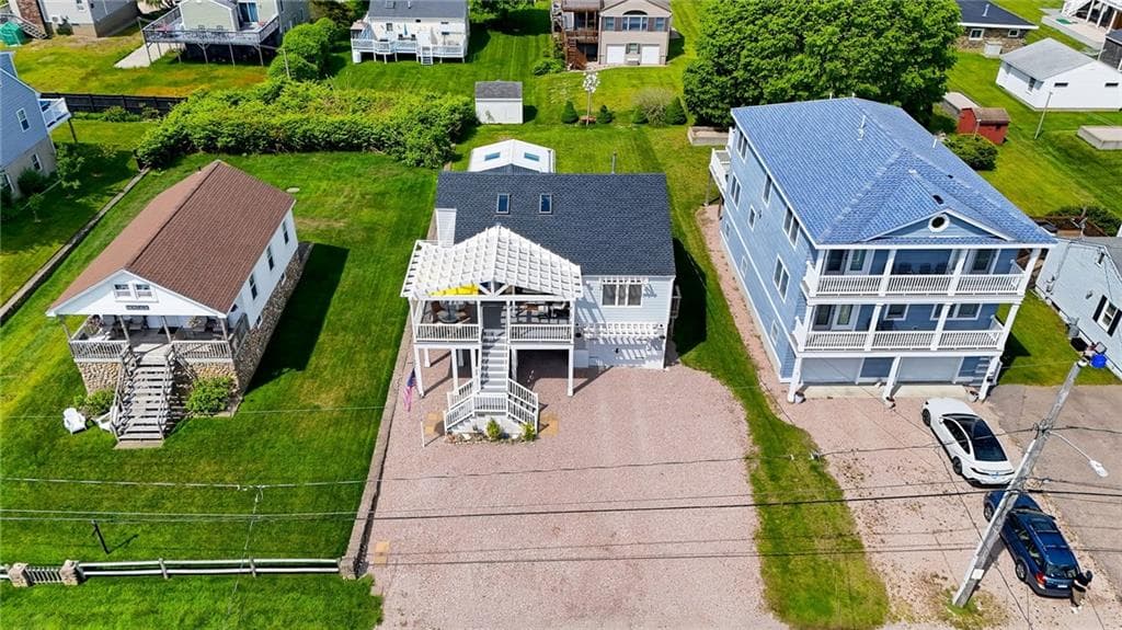 12 Montauk Avenue photo 5