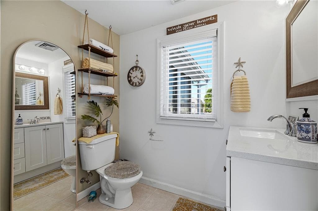 12 Montauk Avenue photo 24