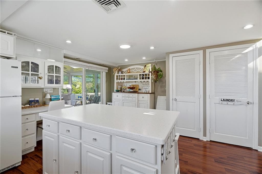 12 Montauk Avenue photo 18
