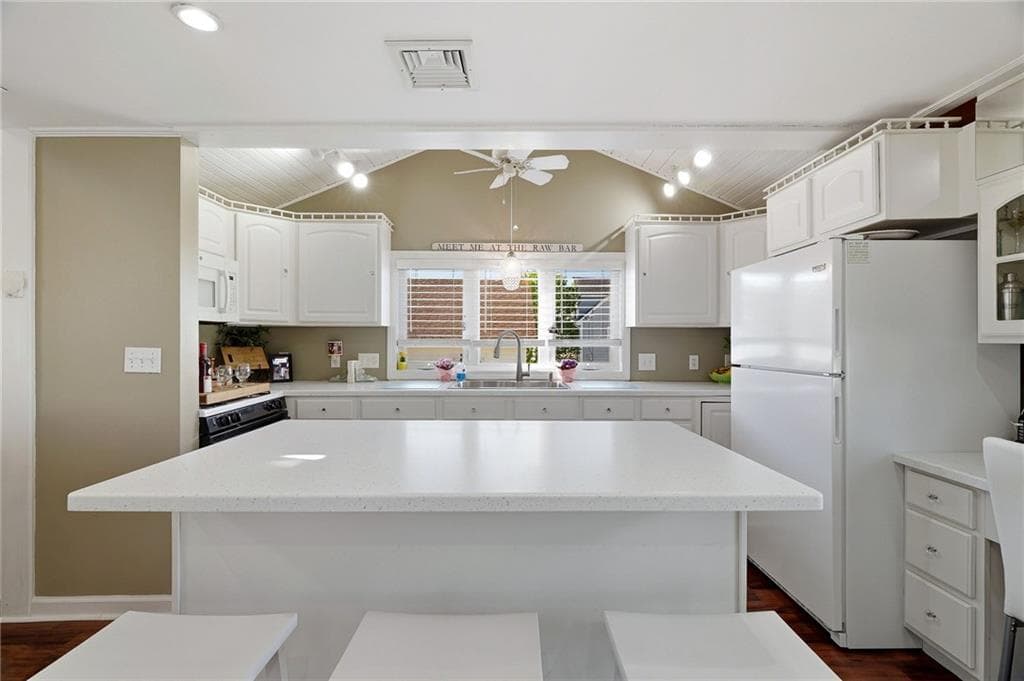 12 Montauk Avenue photo 15