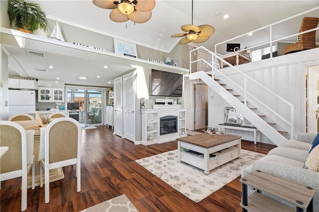 12 Montauk Avenue photo 11