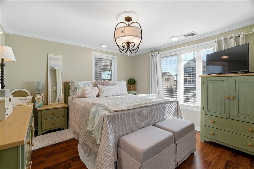12 Montauk Avenue photo 19
