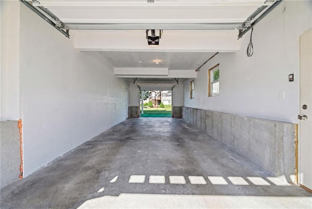 12 Montauk Avenue photo 35