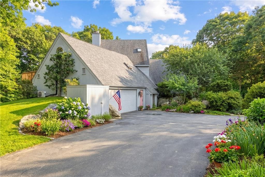 Single Family Residence at 94 Howland Road, Westport, photo 3 of 29