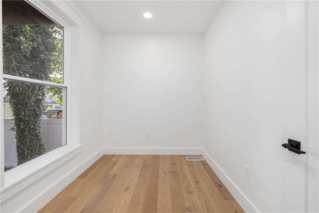 7 Sheffield Avenue photo 16