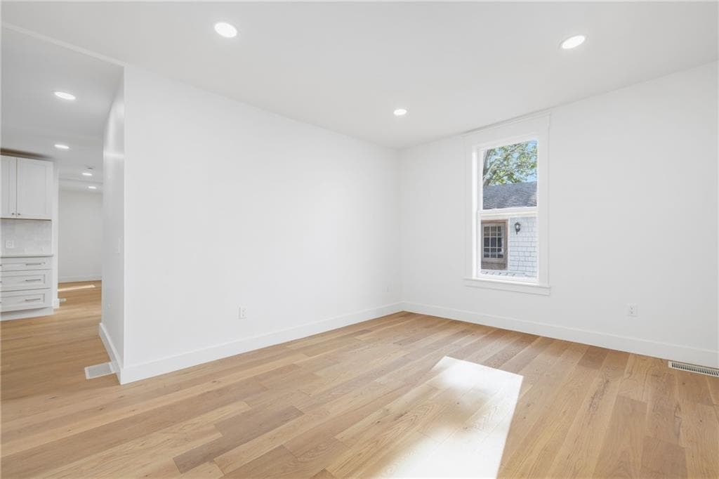 7 Sheffield Avenue photo 8