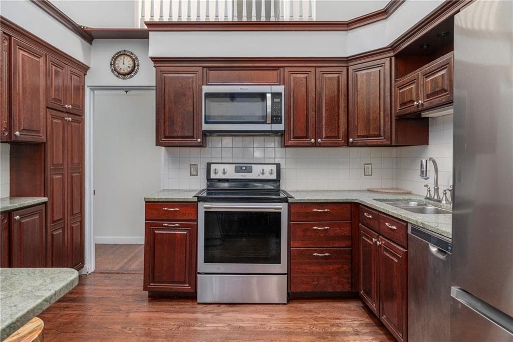 84 Hickory Drive photo 7