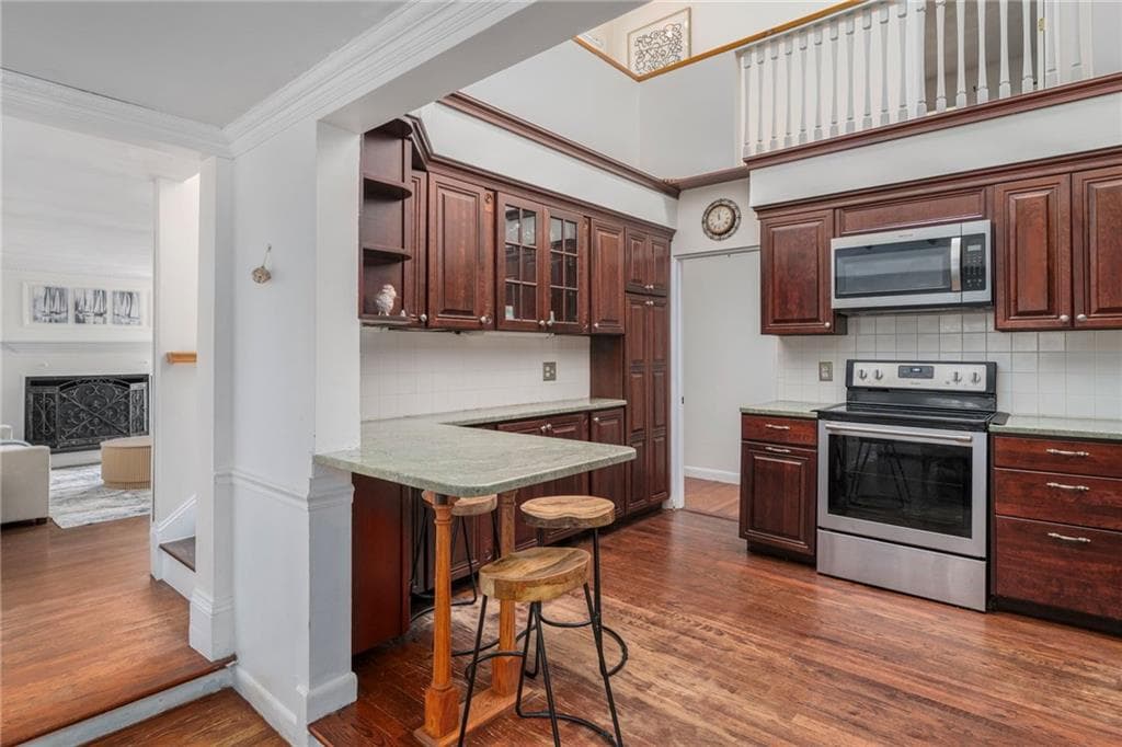 84 Hickory Drive photo 9