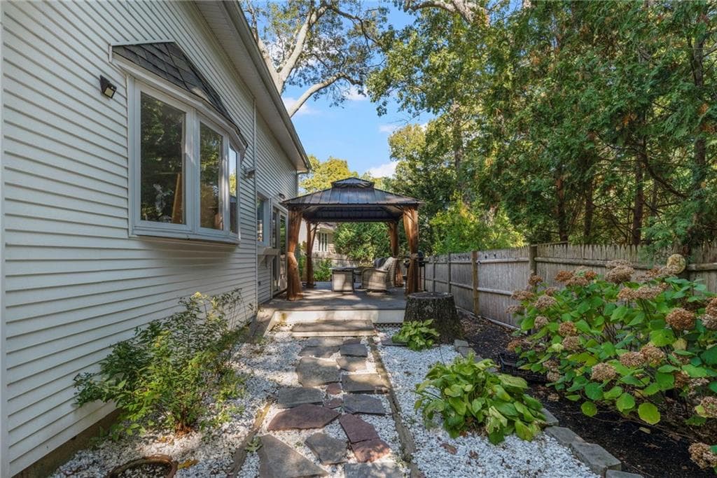 84 Hickory Drive photo 44