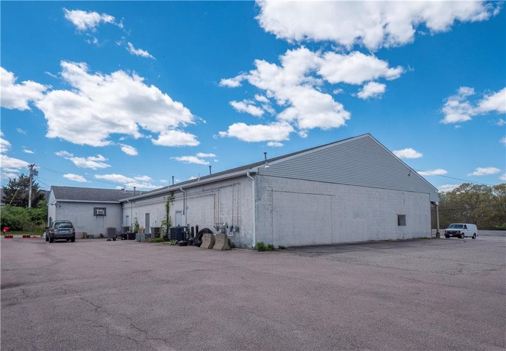 Commercial at 250 South County Trail, Exeter, photo 3 of 33