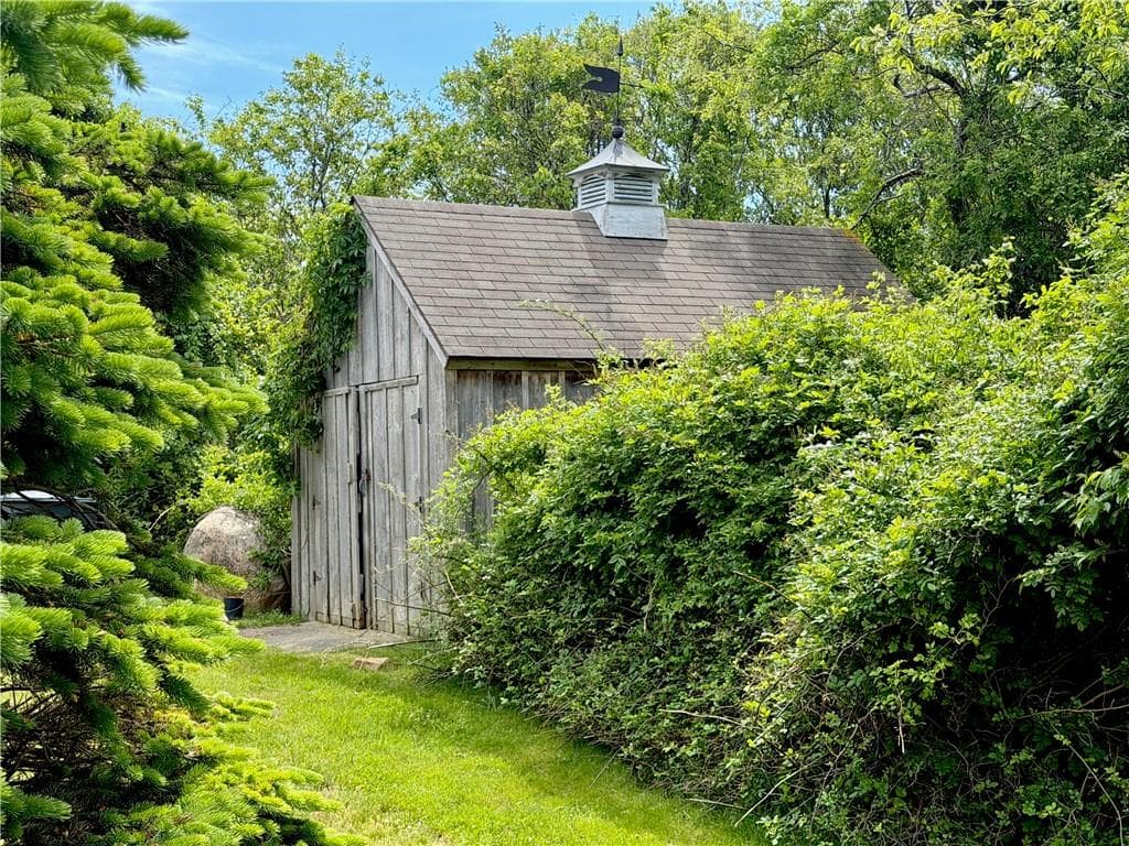 1222 Cooneymus Road photo 2