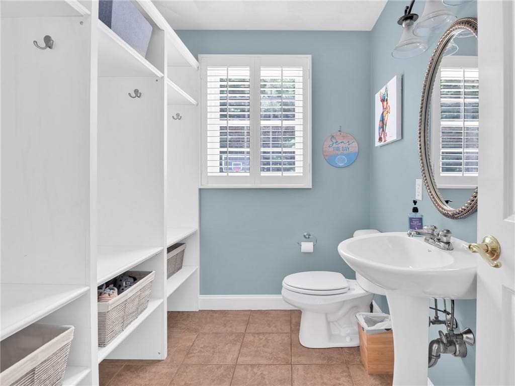 5 WEYMOUTH Lane photo 23