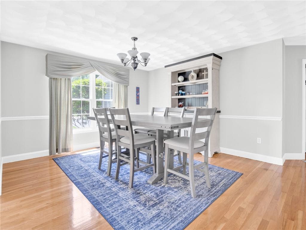 5 WEYMOUTH Lane photo 17