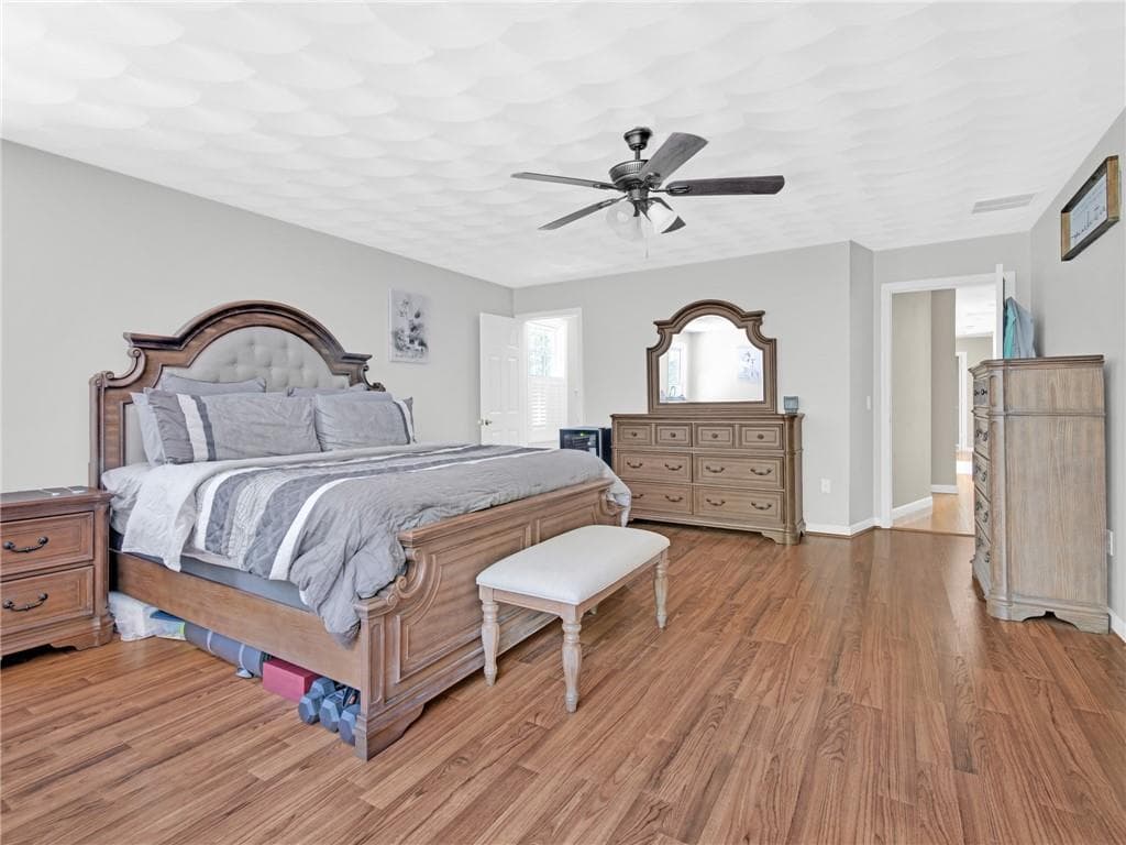 5 WEYMOUTH Lane photo 24