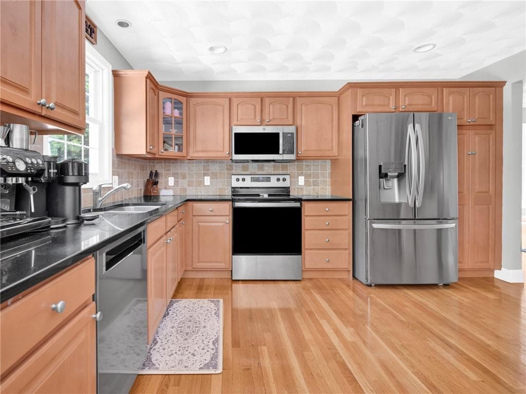 5 WEYMOUTH Lane photo 4