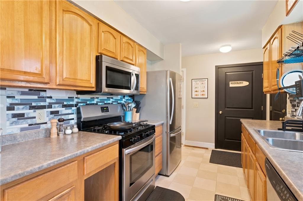 Condominium at 221 Early Street UNIT B, Providence, photo 17 of 23
