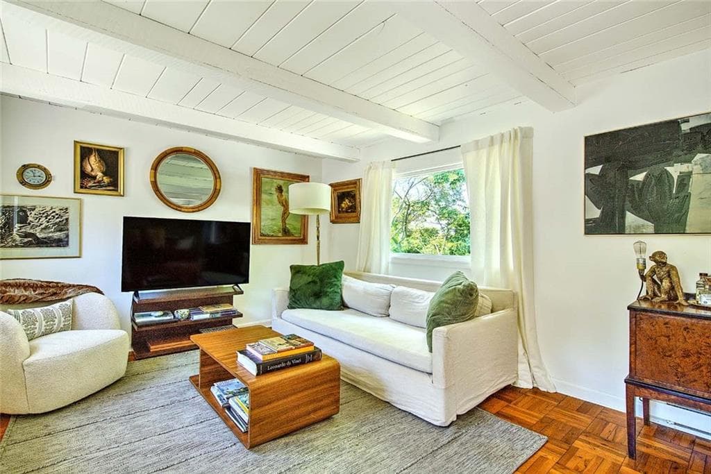 Single Family Residence at 33 West Main Road, Little Compton, photo 7 of 42