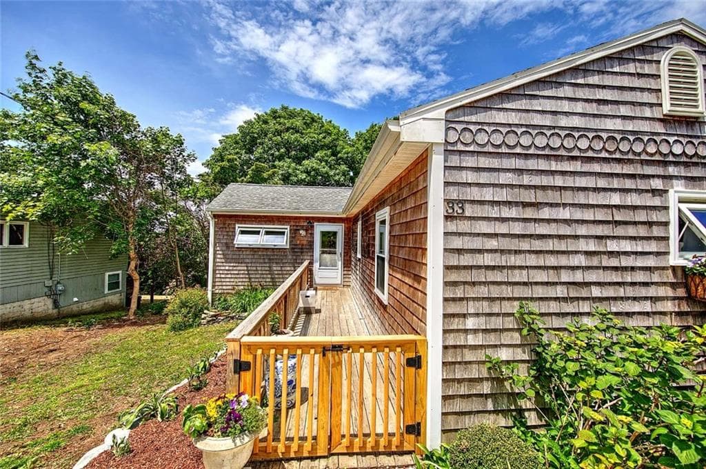 Single Family Residence at 33 West Main Road, Little Compton, photo 5 of 42