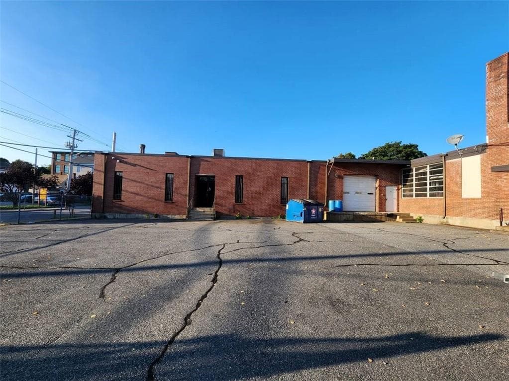 31 Delaine Street photo 3