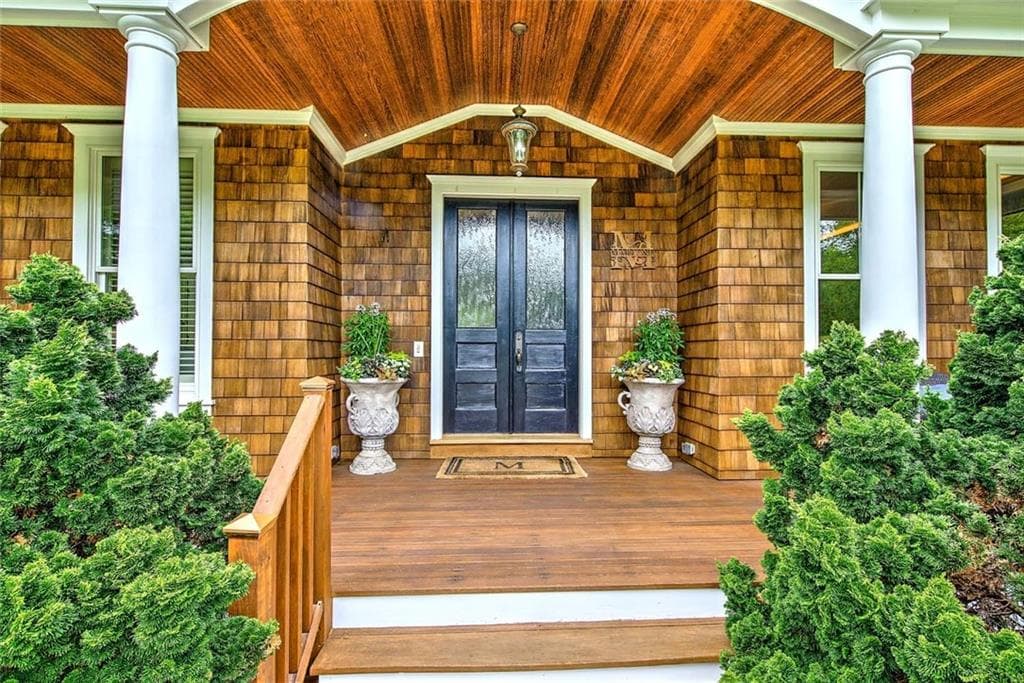 357 CONGDON Drive photo 3