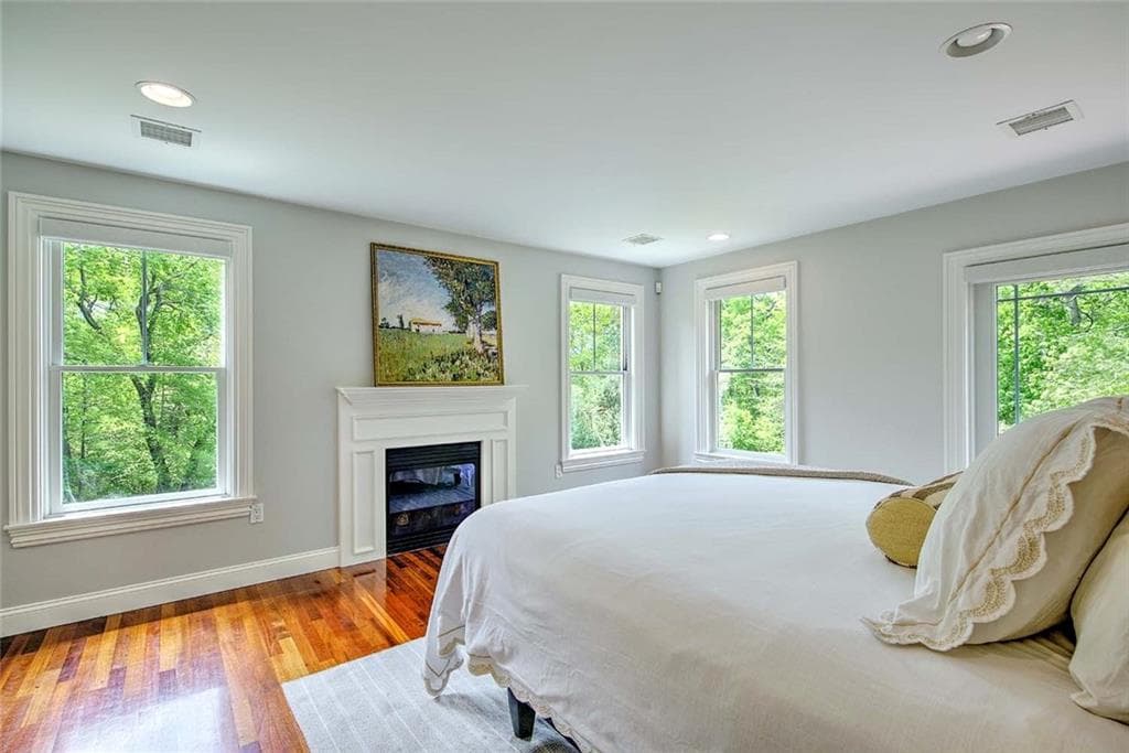 357 CONGDON Drive photo 20