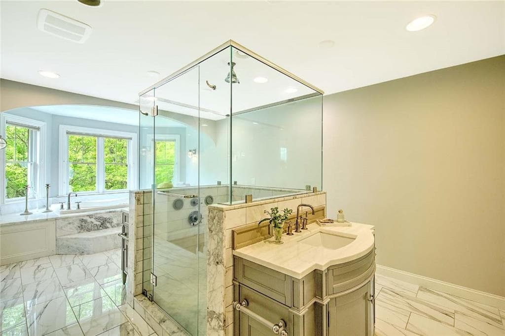 357 CONGDON Drive photo 24