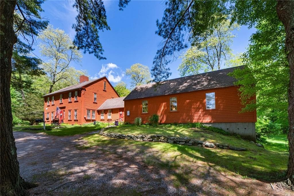1503 Putnam Pike photo 4