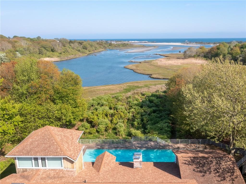 275 Boston Neck Road photo 2