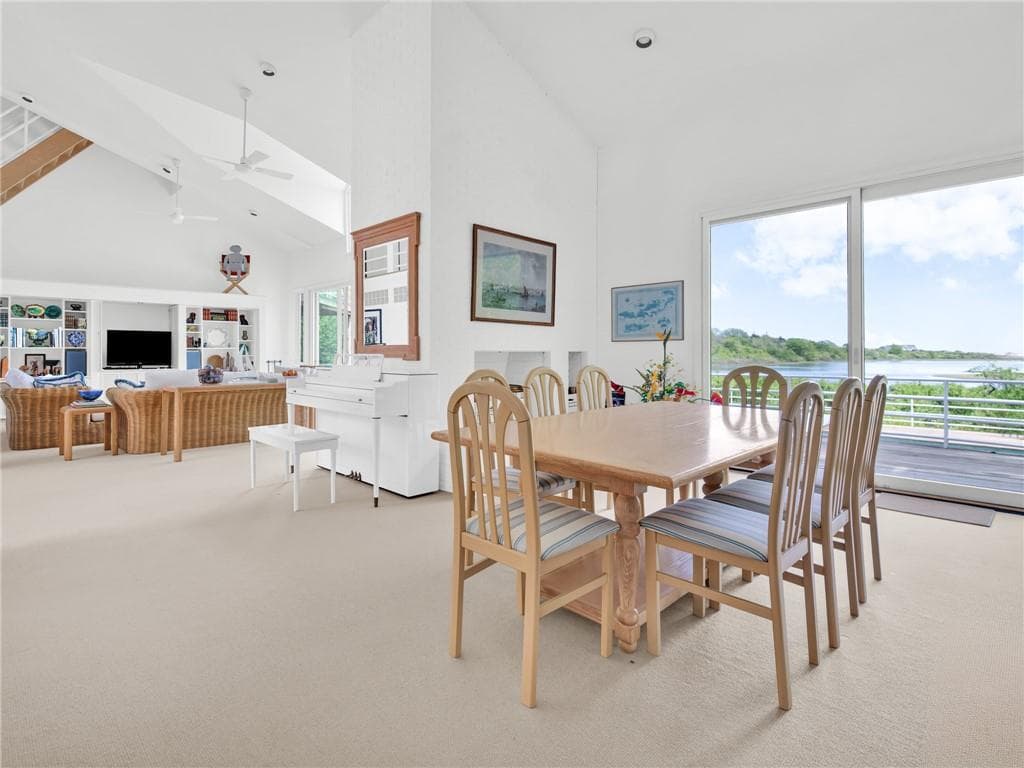 275 Boston Neck Road photo 10