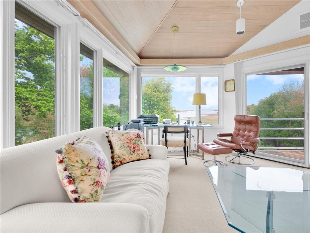 275 Boston Neck Road photo 35