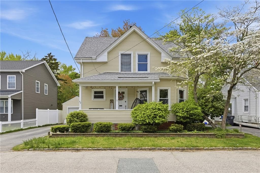 27 Hemlock Avenue