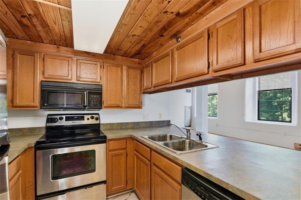Condominium at 15 Higgins Street UNIT 314, Smithfield, photo 18 of 20