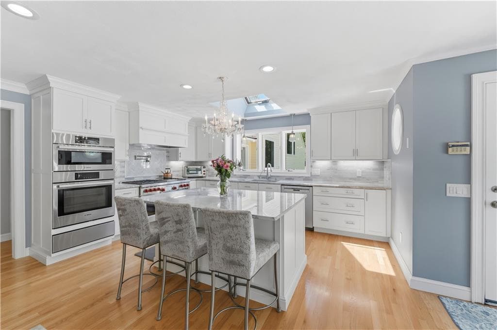 38 Gondola Avenue photo 12