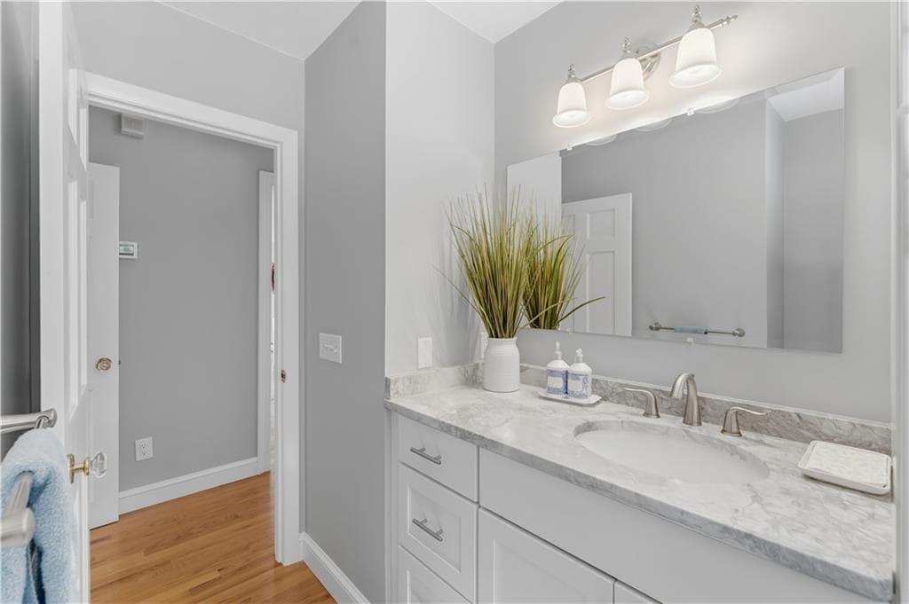 38 Gondola Avenue photo 22