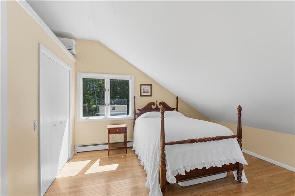 38 Gondola Avenue photo 36