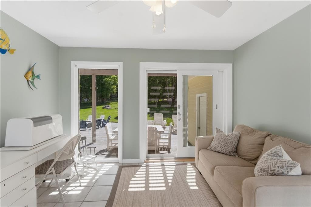 38 Gondola Avenue photo 24