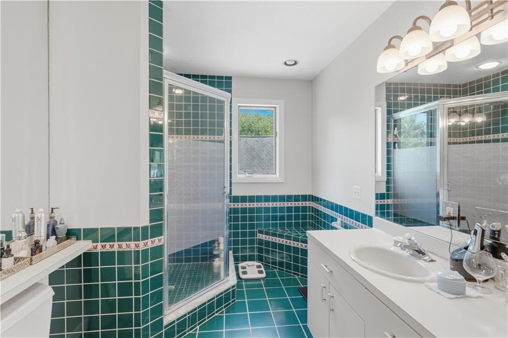 38 Gondola Avenue photo 34