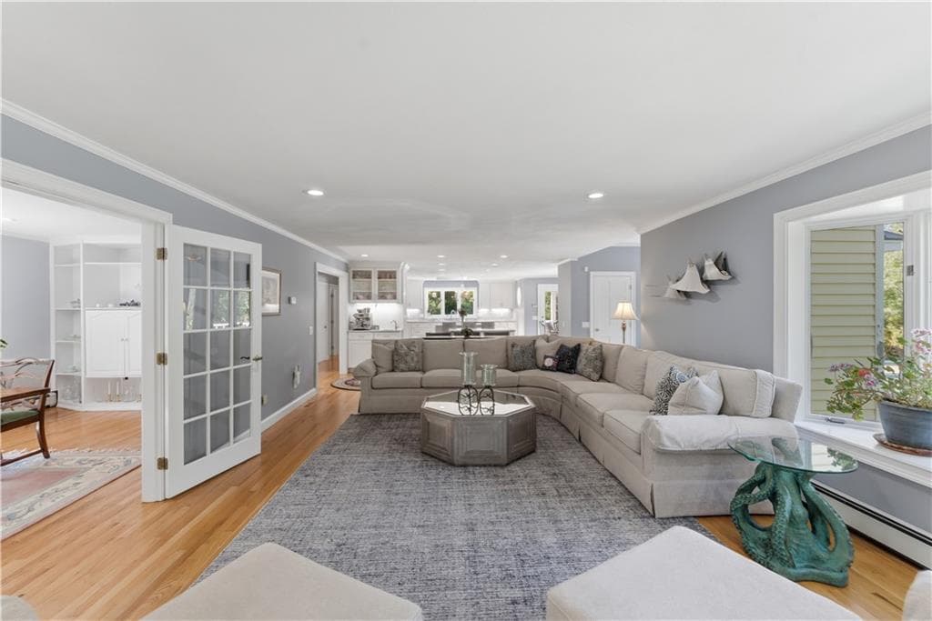 38 Gondola Avenue photo 19