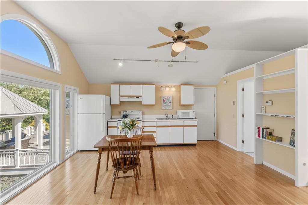 38 Gondola Avenue photo 35