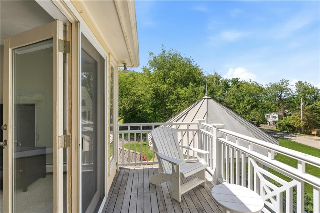 38 Gondola Avenue photo 31