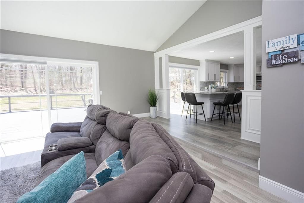 10 Arbor Way photo 5