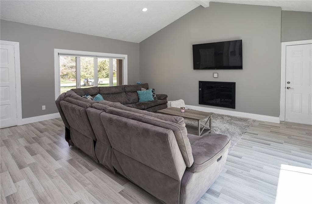 10 Arbor Way photo 4